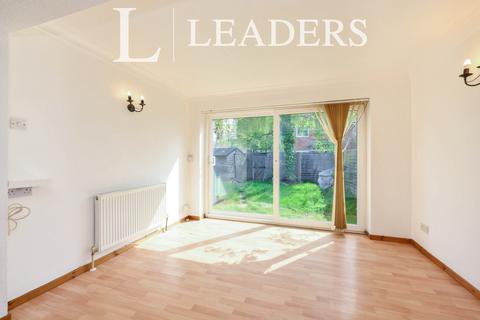 4 bedroom terraced house to rent, Magnaville Road, Bishop's Stortford, CM23
