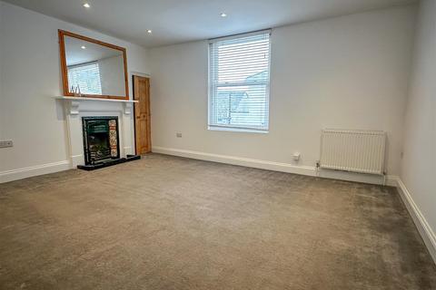 3 bedroom house to rent, Smith Street, Dartmouth