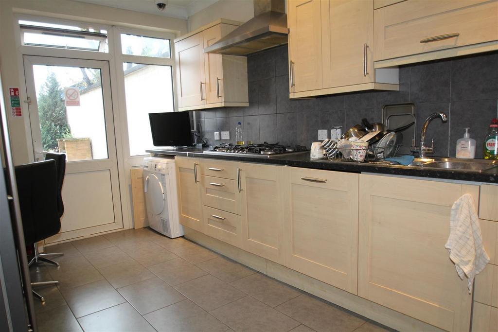 Communal kitchen 1