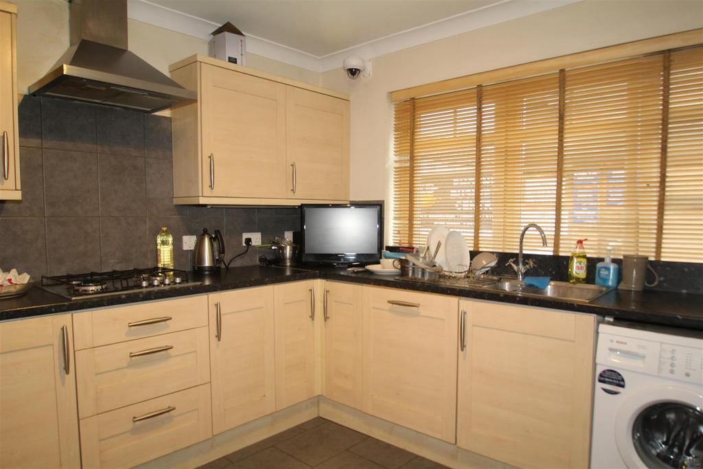 Communal kitchen 2