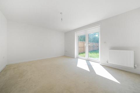 3 bedroom semi-detached house to rent, Limestone Avenue, S45