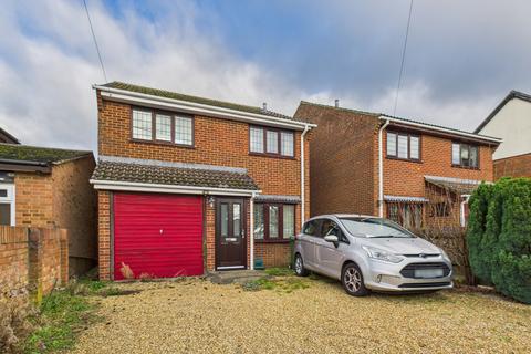 4 bedroom detached house for sale, Franklin Avenue, Tadley, RG26