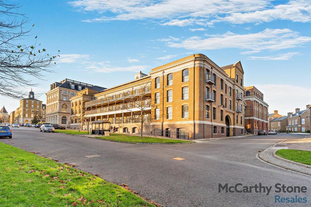 Bowes Lyon Court