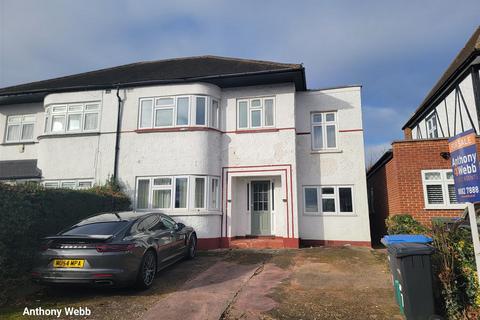 undefined, Belgrave Gardens, Oakwood, N14