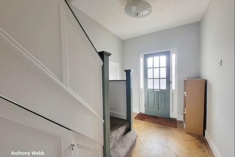 undefined, Belgrave Gardens, Oakwood, N14