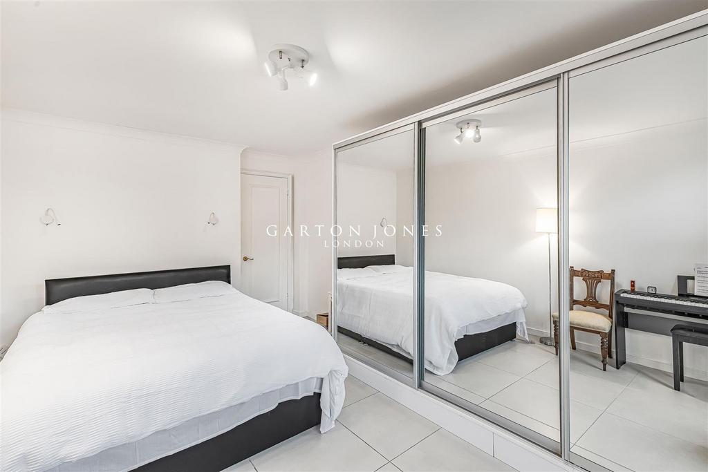 Bedroom.JPG