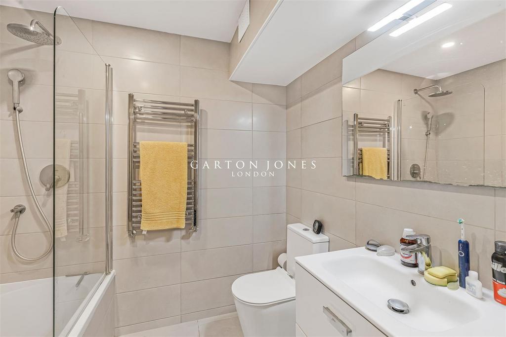 Bathroom.JPG