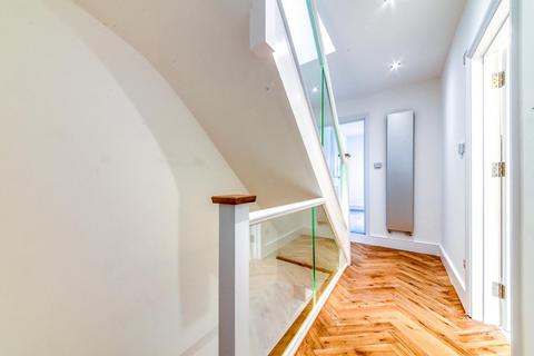 3 bedroom maisonette to rent, Boxall Road, London, SE21