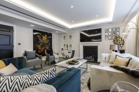 3 bedroom flat to rent, Queen Street, London W1J