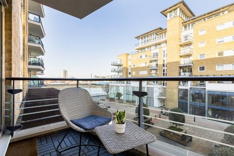 2 bedroom flat to rent, Smugglers Way