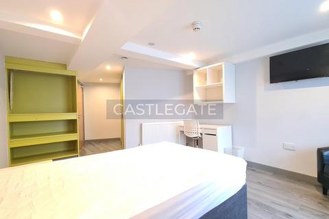 3 bedroom flat share to rent, The Works at Standard House, Half Moon Street, Huddersfield, HD1 2JF