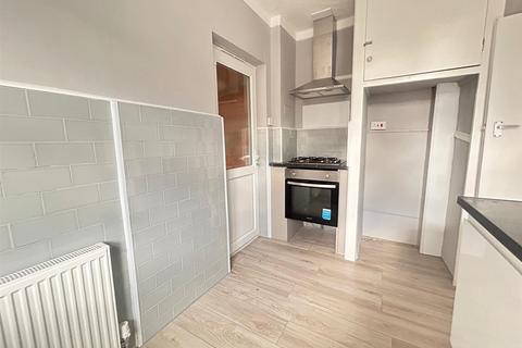 2 bedroom flat to rent, Oakleigh Road North GR, London N20