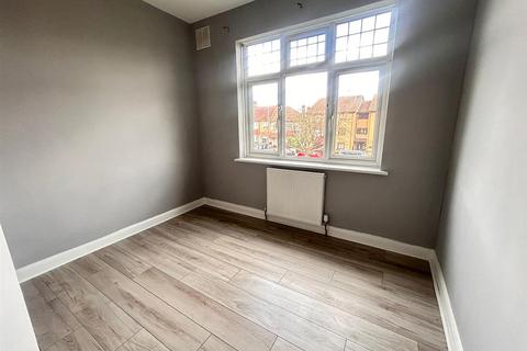 2 bedroom flat to rent, Oakleigh Road North GR, London N20