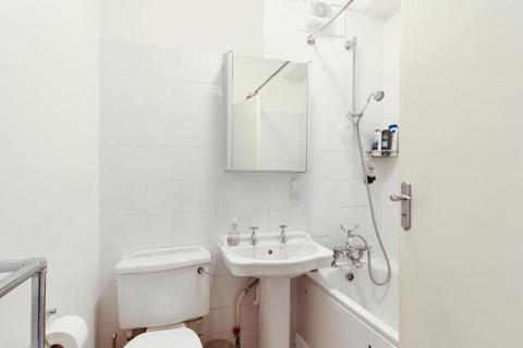 2 bedroom apartment to rent, Baker Street, London NW1