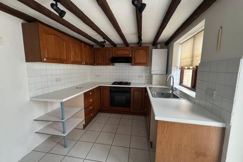 2 bedroom end of terrace house to rent, Downley Road, High Wycombe HP14