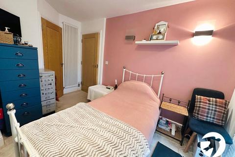 2 bedroom flat for sale, Melfield Gardens, London, SE6
