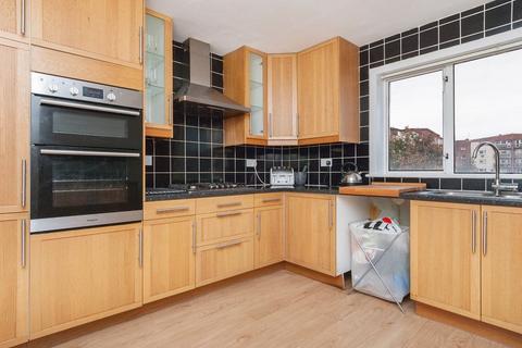 undefined, 1827L Southhouse Square, Edinburgh, EH17 8DN