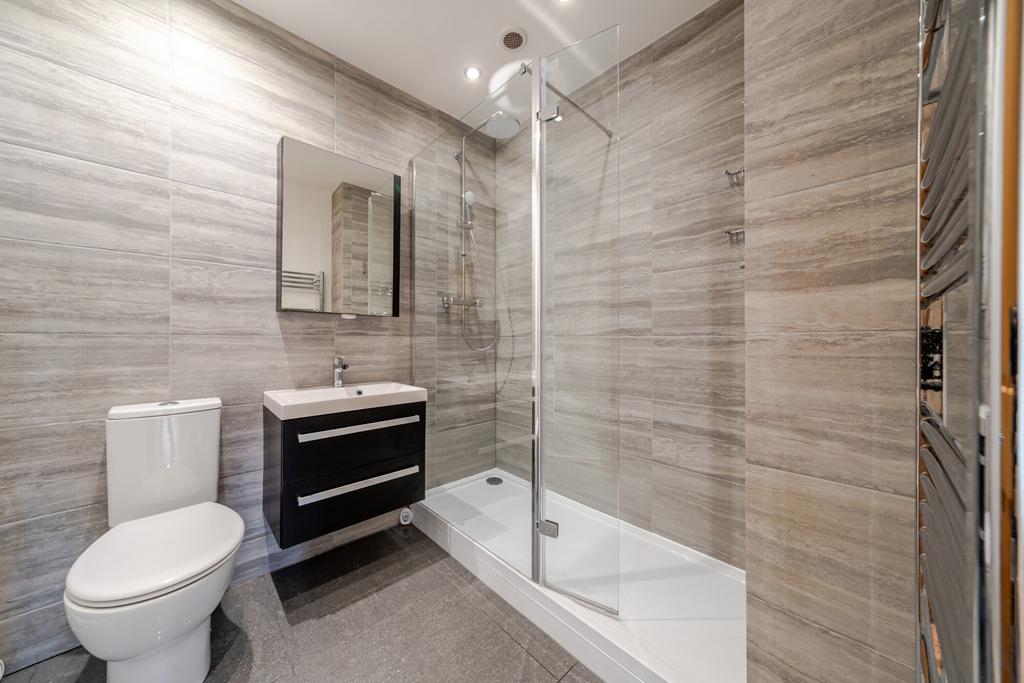 1381007-6-691c5e7...