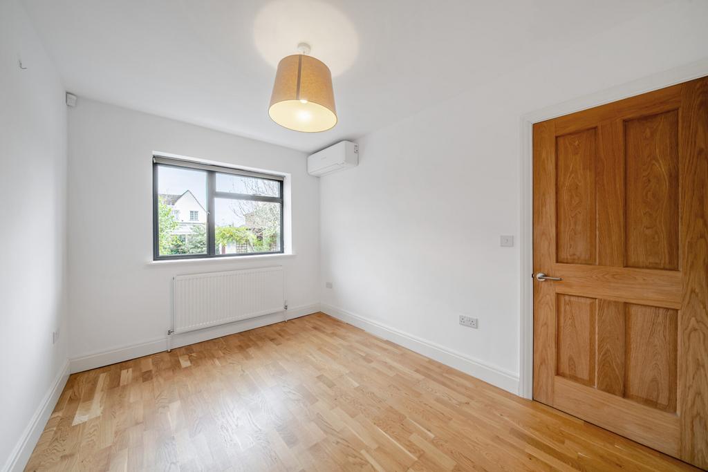 1381007-13-691c5e...