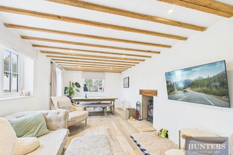 2 bedroom cottage to rent, Stoke Orchard Road, Bishops Cleeve, Cheltenham