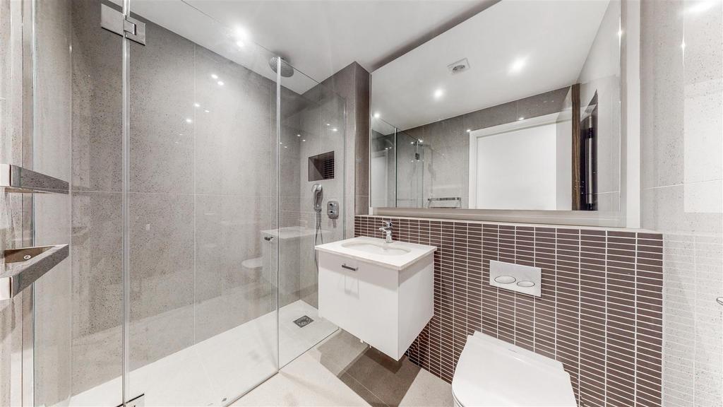 Bathroom 2.jpg