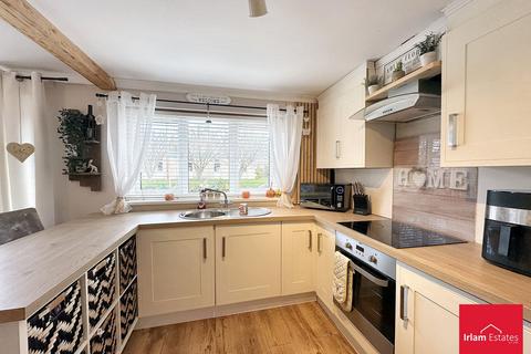 2 bedroom semi-detached bungalow for sale, New Moss Road, Cadishead, M44