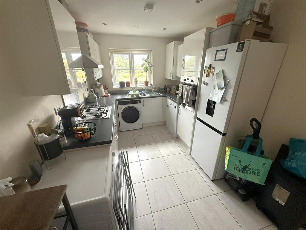 Modern Fitted Kitchen