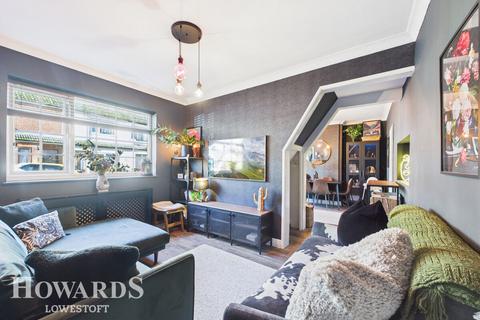 3 bedroom end of terrace house for sale, Sandringham Road, Lowestoft