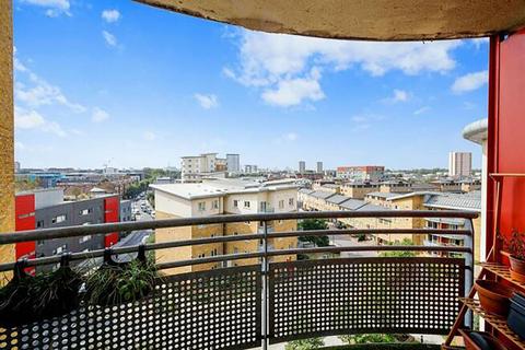 2 bedroom flat to rent, 2 Pancras Way, London E3
