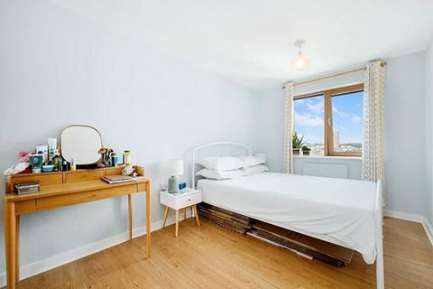 2 bedroom flat to rent, 2 Pancras Way, London E3