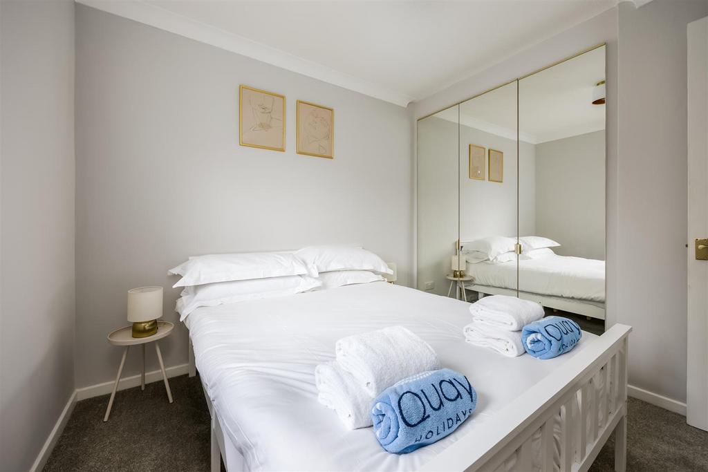 50 Vallis Close-10print.jpg