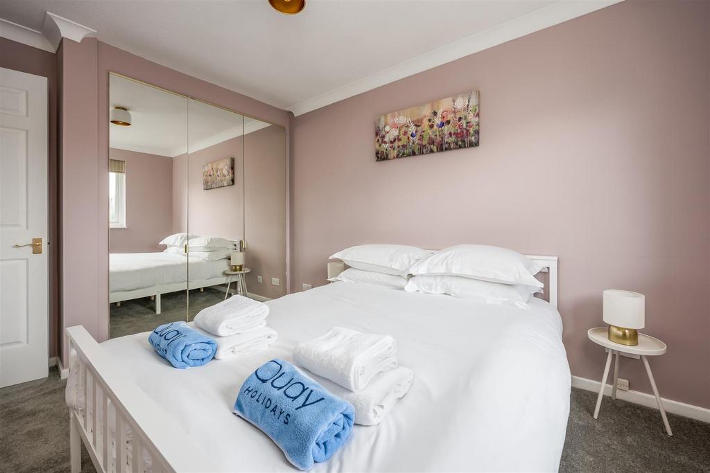 50 Vallis Close-13print.jpg