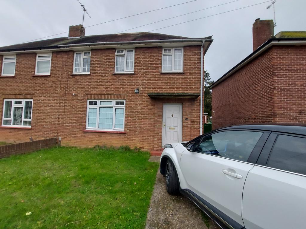 4 bed semi-detached house to rent Langton Avenue,