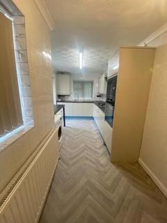 3 bedroom terraced house to rent, Valley Road, Stourbridge DY9