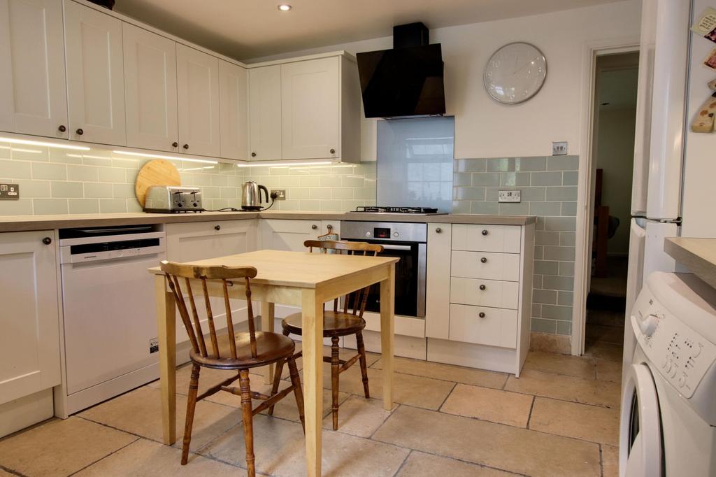 Kitchen (Main)