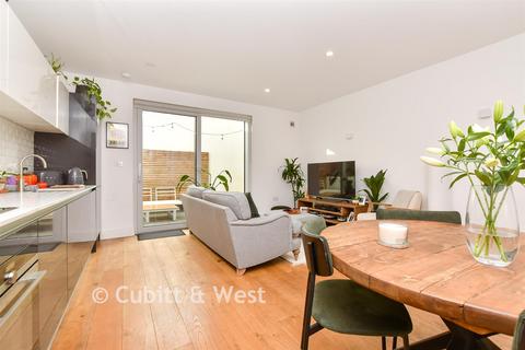 2 bedroom apartment for sale, Purley Rise, Purley, Surrey
