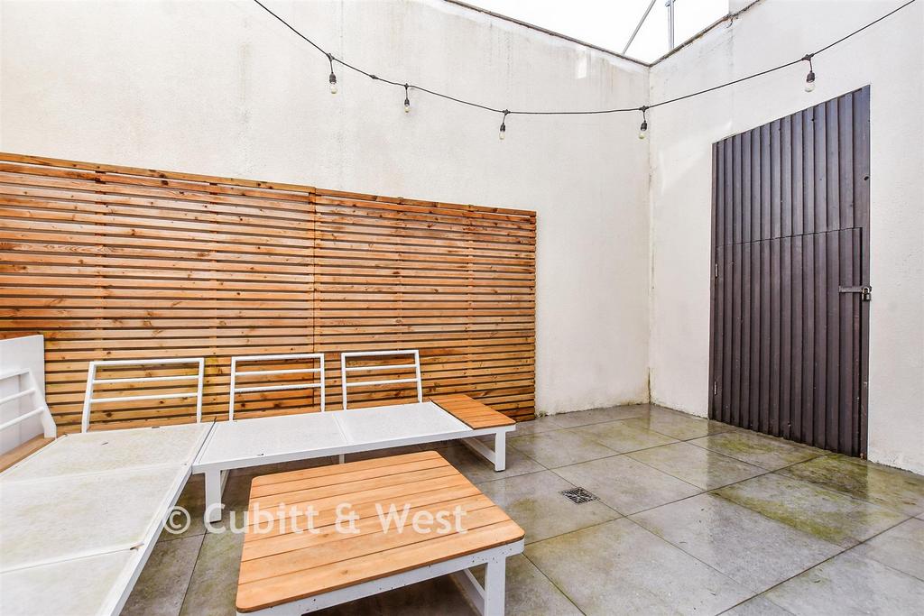 Balcony / Terrace