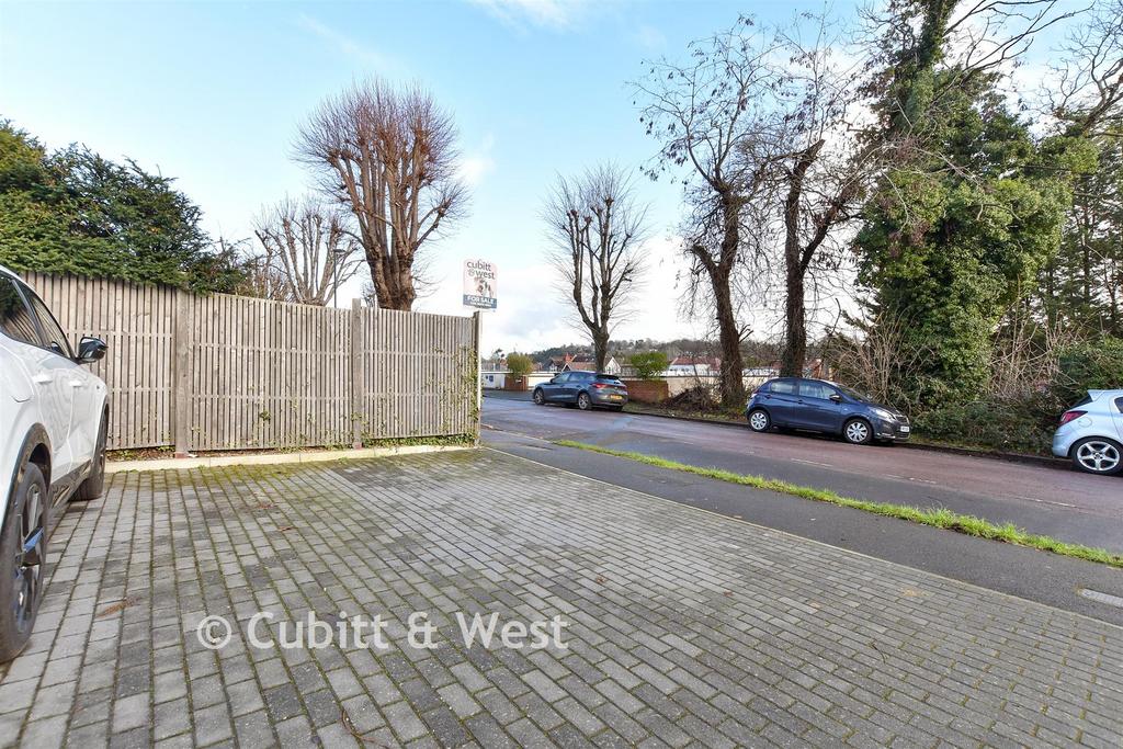 Driveway/Parking