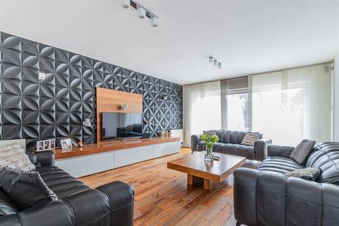 undefined, Rhydypenau Road, Cardiff CF23