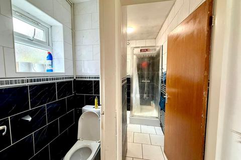 3 bedroom terraced house to rent, Bonsall Street