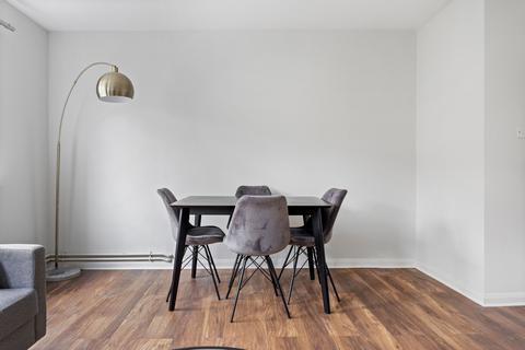 3 bedroom flat to rent, 9 Viney Court 78 Kings Avenue