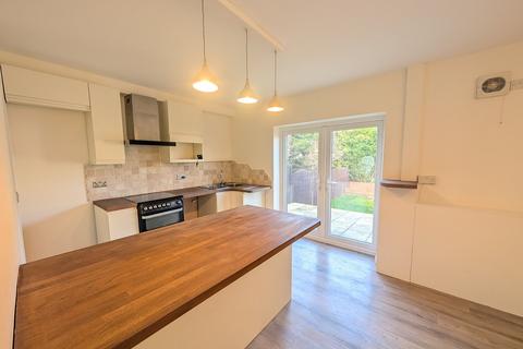 2 bedroom semi-detached house to rent, March Cote Lane, Bingley, BD16