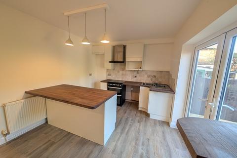 2 bedroom semi-detached house to rent, March Cote Lane, Bingley, BD16