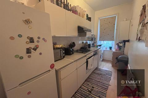 2 bedroom flat to rent, Myddleton Road, London N22