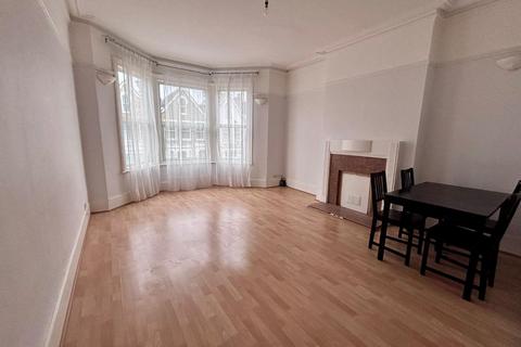 2 bedroom flat to rent, Myddleton Road, London N22