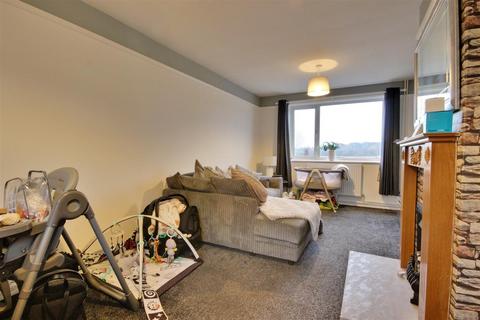 2 bedroom terraced house for sale, Auchinleck Close, Driffield