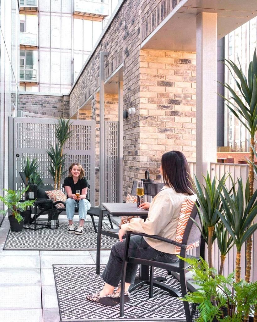 Colliers Yard