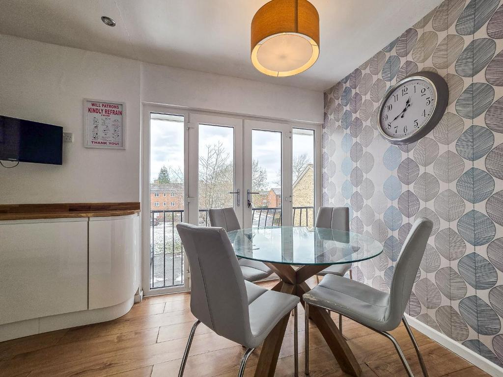 Dining area.jpg