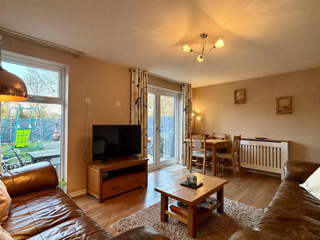Lounge/dining room