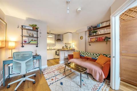 undefined, Rathcoole Avenue, Crouch End, N8